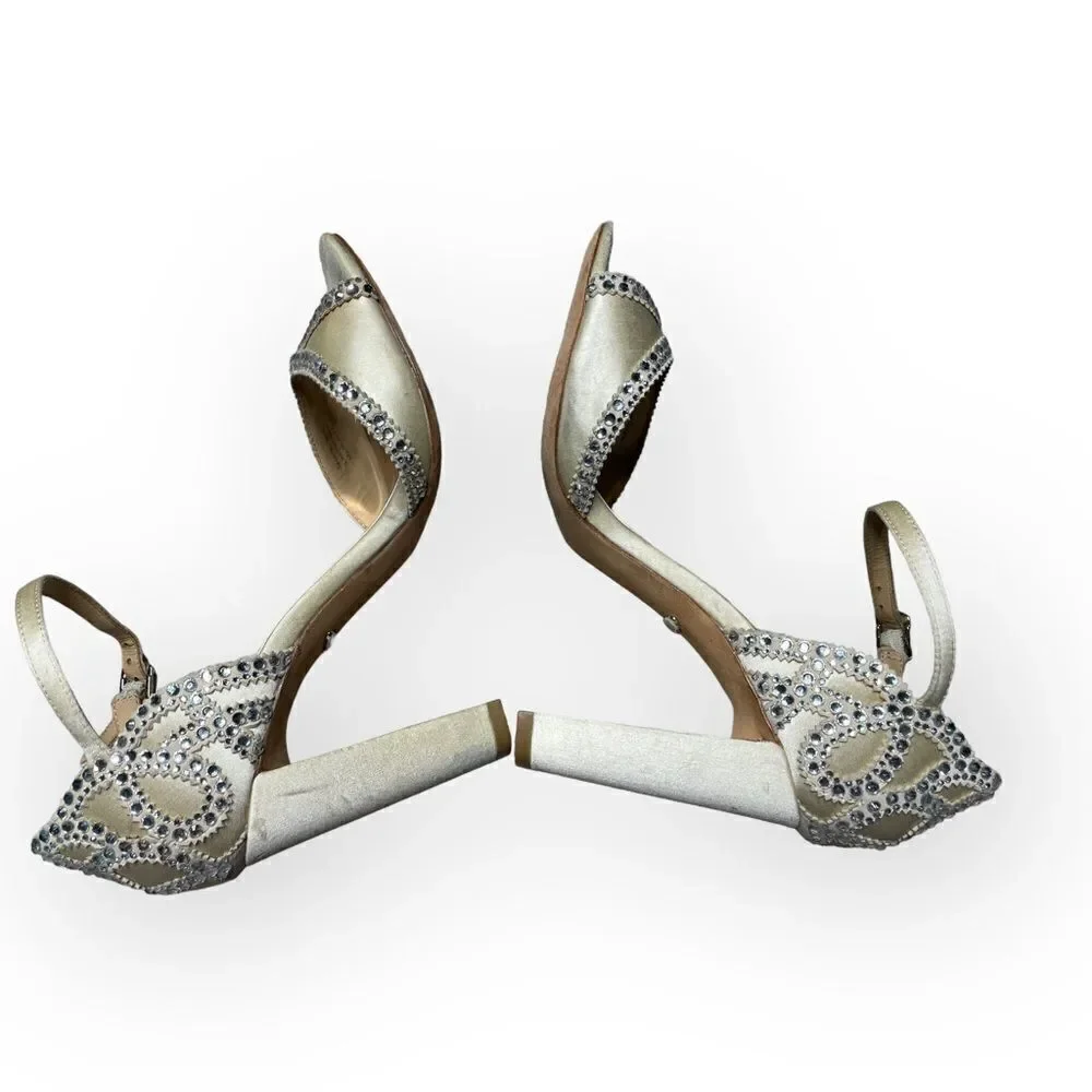 $225 Badgley Mischka Womens Ivory Crystal Embellished Block Heel Shoe Size US 5